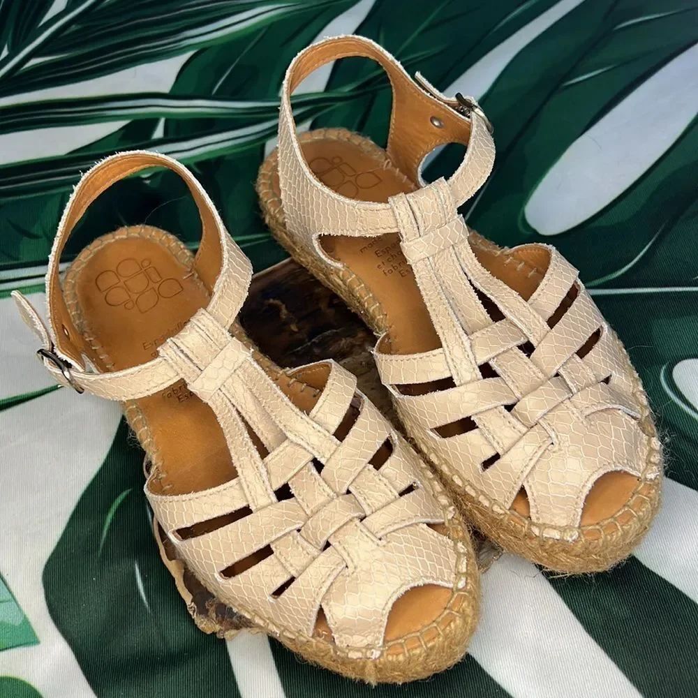 * Beige Espadrilles sandals made in Spain
